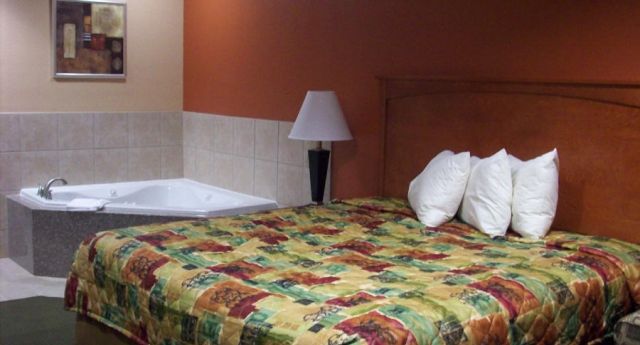Budgetel Inn And Suites Hearne Room photo